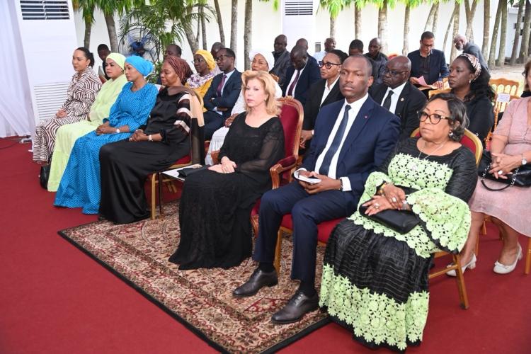 Côte d’Ivoire : Décès du père de la Ministre d’Etat Anne Ouloto/ La Première Dame, Madame Dominique Ouattara au chevet de la famille éplorée 